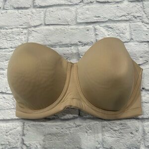 Seamless Strapless Bra in Tan